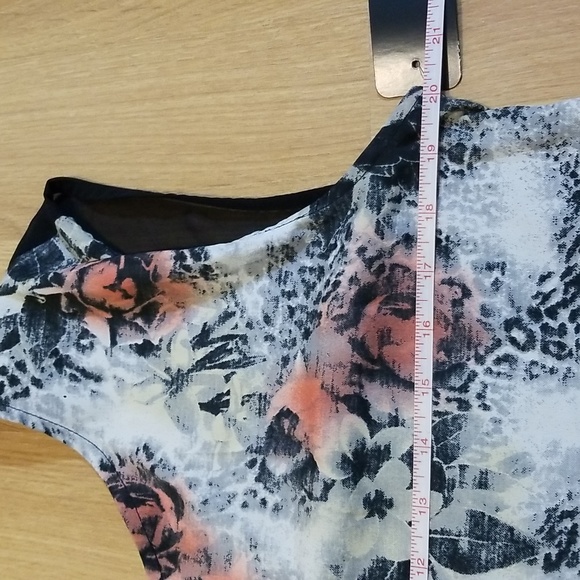 Jess floral print blouse medium NWT - Picture 9 of 10